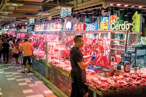 Lighting for fresh meat stall in the renovated Link REIT TKO market is specially designed to show the meat in the best way. Lighting for fresh meat stall in the renovated Link REIT TKO market is specially designed to show the meat in the best way.
