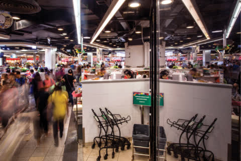 Link REIT is constantly adding new customer-friendly services, such as trolleys inside fresh markets. Link REIT is constantly adding new customer-friendly services, such as trolleys inside fresh markets.